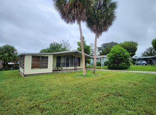 1012 Parker Pl, Lady Lake, FL 32159