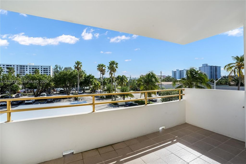 1630 N Ocean Blvd APT 215, photo 4