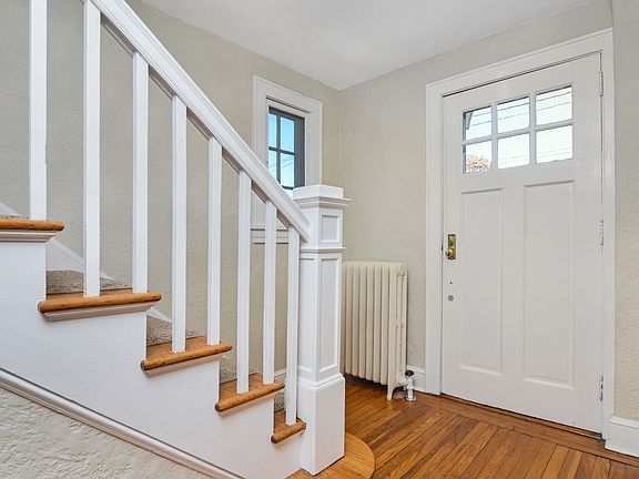 3rd image of 200 Wagner Ave