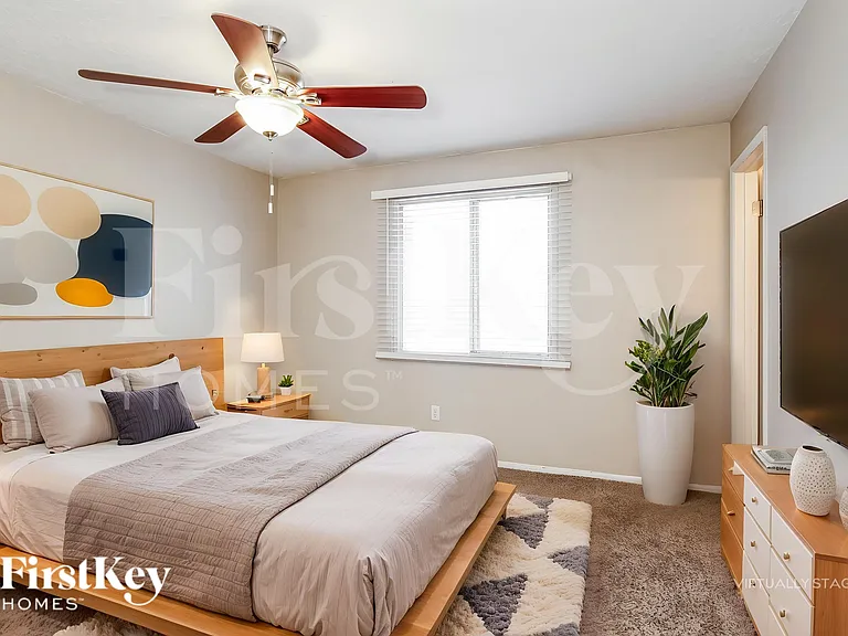 3733 E Eugie Ave — Photo 9