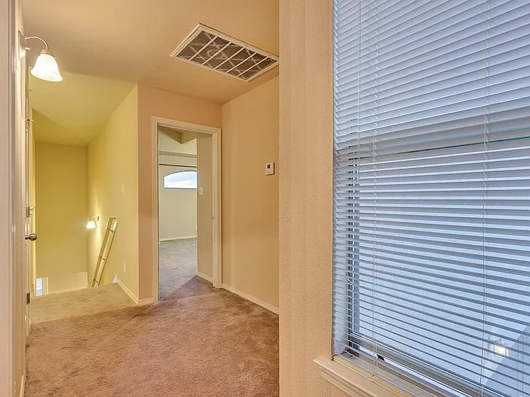 3925 Hueco Valley Dr — Photo 9