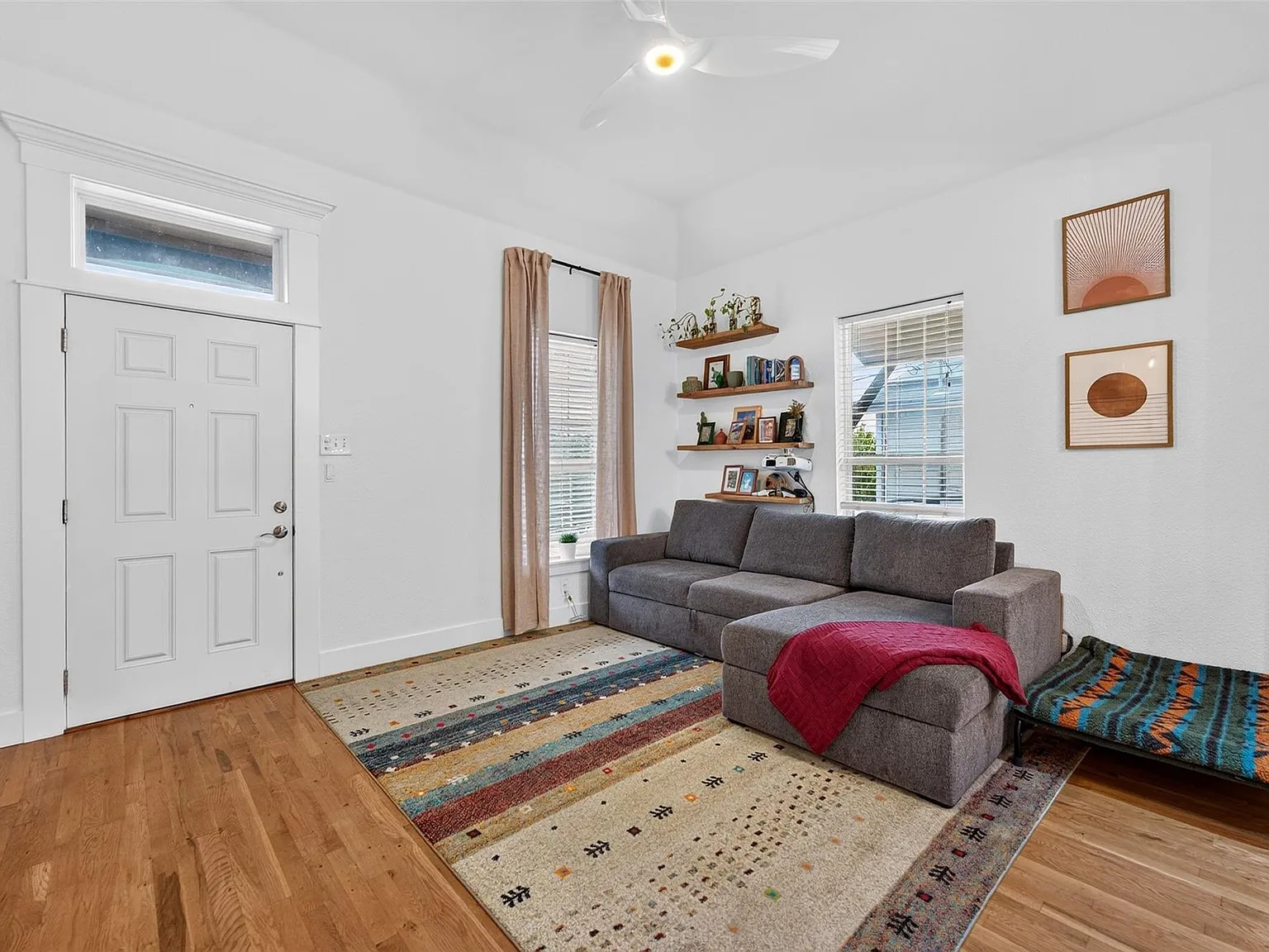 2 bed, 2.0 bath, 1205 sqft, $2,500 — Photo 4
