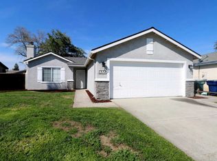 1372 Columbia Ave, Tulare, CA 93274