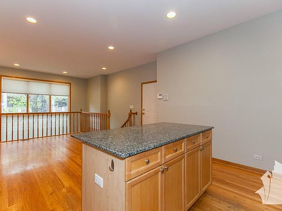4th image of 2915 N Damen Ave #1S1ST