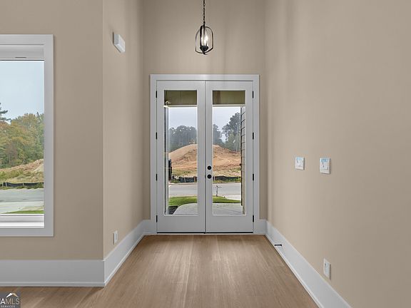 5th image of 729 Ronaldsay Rd