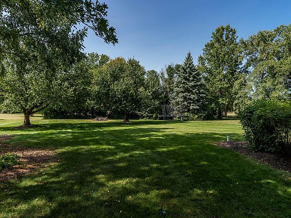 4th image of 45 Glen Abbey Dr