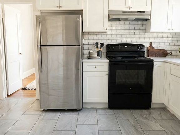 2nd image of 40 Green St APT 2