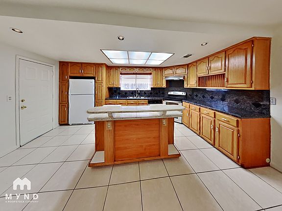 5th image of 8055 Wagon Trail Way