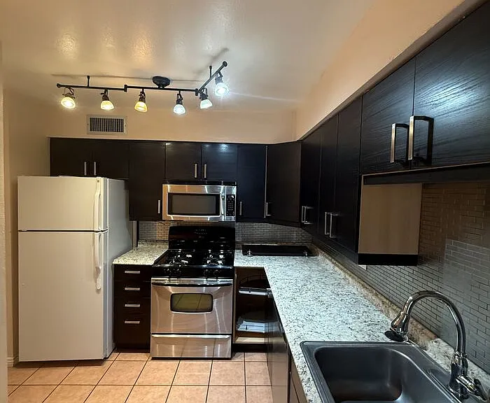 2755 W Anklam Rd #B — Photo 3