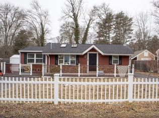 18 2nd Ave, Lakeville, MA 02347