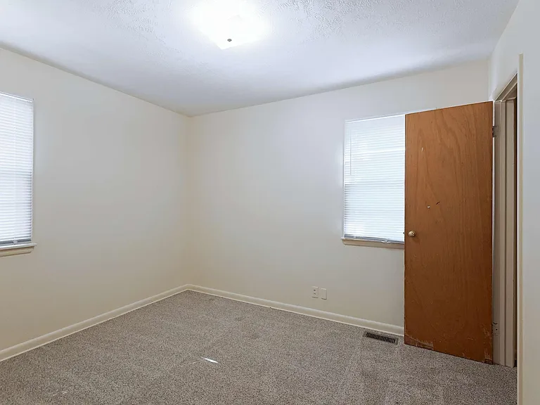 4010 Lewis Ave — Photo 12
