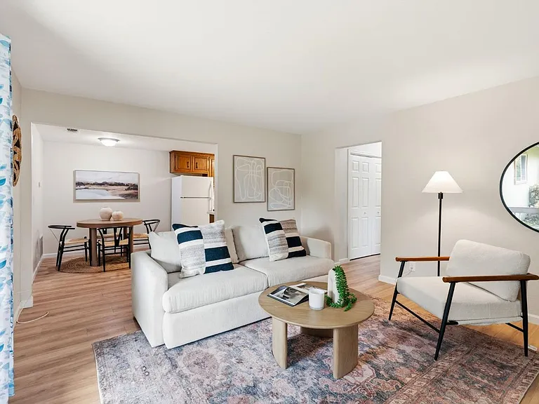 5211 Glide Dr — Photo 5