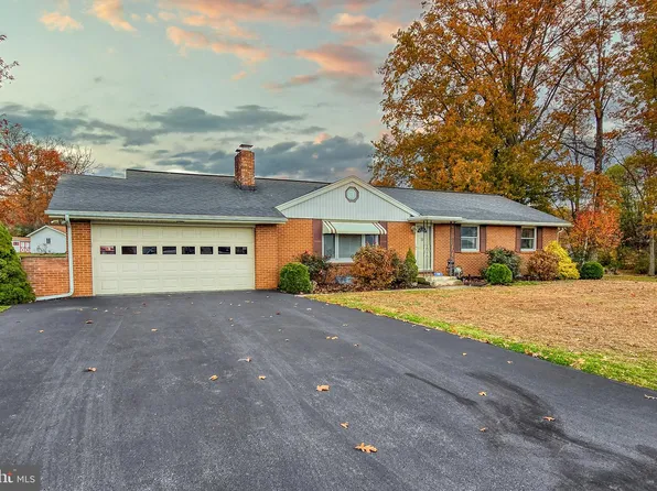 8 W Sylvan Ave, Jersey Shore, PA 17740