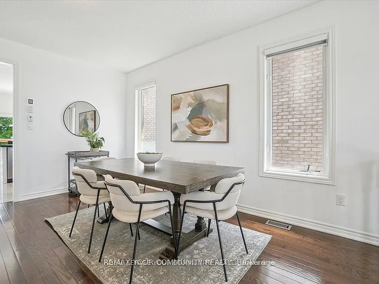 2172 Dawson Cres — Photo 6