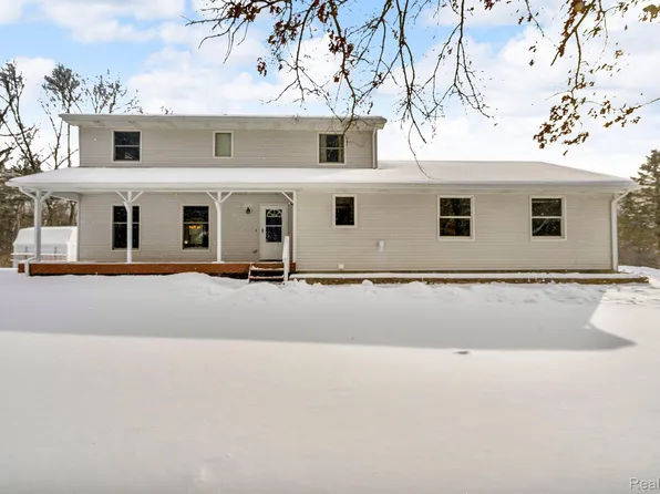 3558 Brighton Rd, Howell, MI 48843