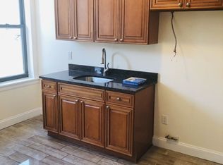 3450 43rd St APT 2R, Long Island City, NY 11101