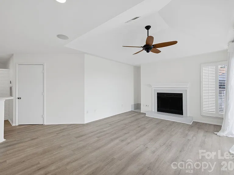 18883 Vineyard Point Ln — Photo 4