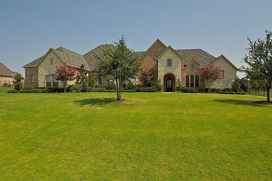 1st image of 2921 Parkview Ln