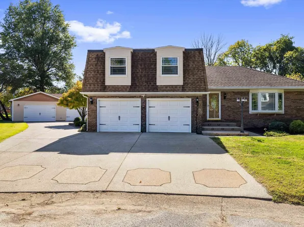 8733 Windsor Dr, Newburgh, IN 47630