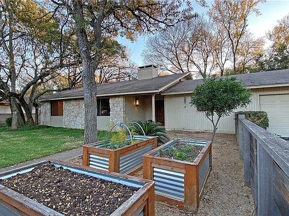 4th image of 8130 Ceberry Dr