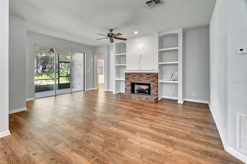 3 bed, 2.0 bath, 1825 sqft, $2,450 — Photo 3
