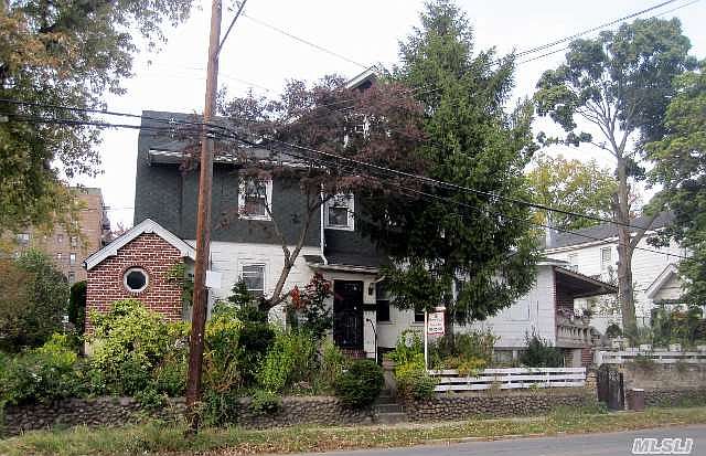 1st image of 9403 Park Ln S