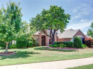 2801 Warwick Pl, Edmond, OK 73013