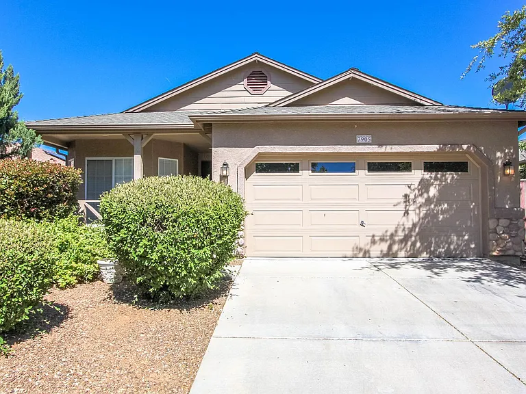 7905 N Music Mountain Ln — Photo 1