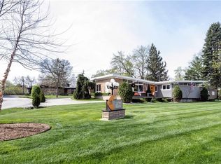 21 Thornhurst Dr, Carmel, IN 46032