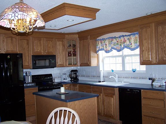 New kitchan cabinets & appliances
