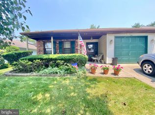 34 Lake View Ter, Columbus, NJ 08022