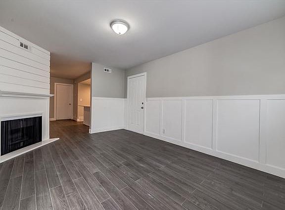 4th image of 255 E Hill Ave APT 3