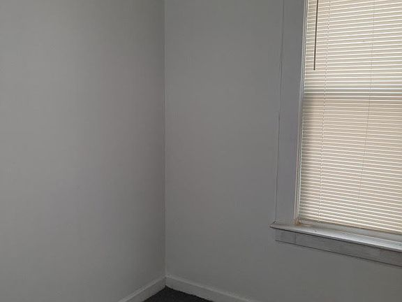 4th image of 10036 S Avenue M
