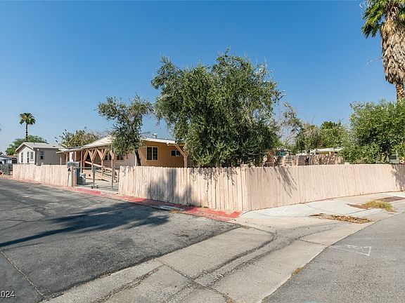 3rd image of 2835 Mammoth Ct
