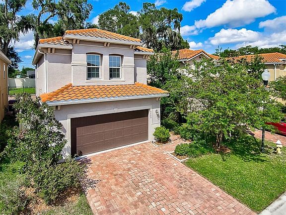 3rd image of 10225 Grand Oak Cir