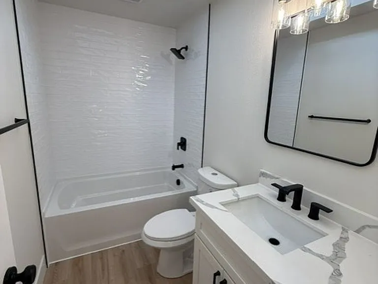 7900 Edmonds 4-Plex — Photo 33