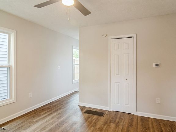 3rd image of 219 Foster Ave