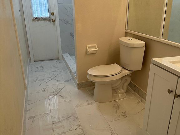 5th image of 2840 Hoffman Dr