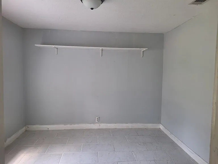 220 Ford Dr — Photo 10