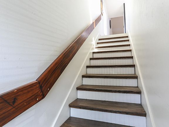 5th image of 4723 Capri Pl #195