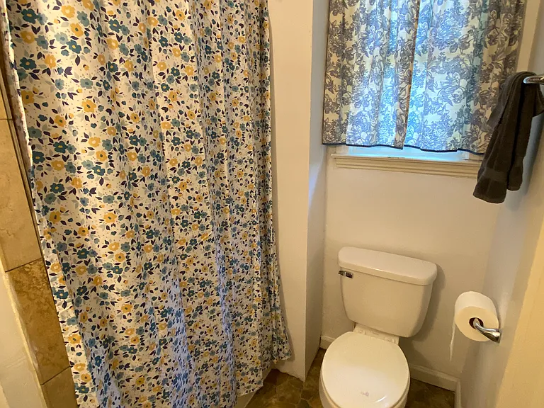545 E Buchtel Ave — Photo 4