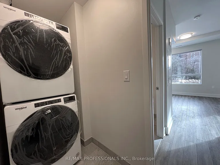 62 Dixfield Dr #102 — Photo 15