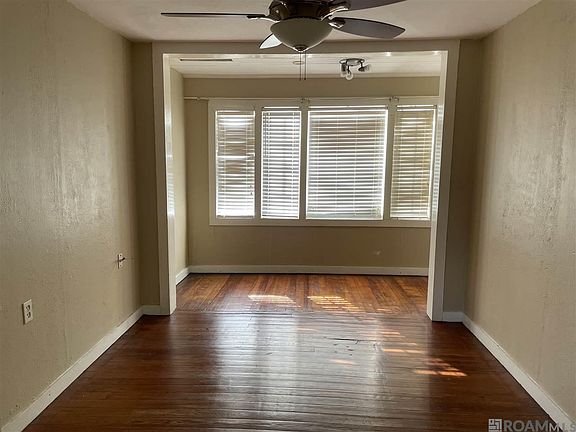 3rd image of 411 Lovers Lane Dr