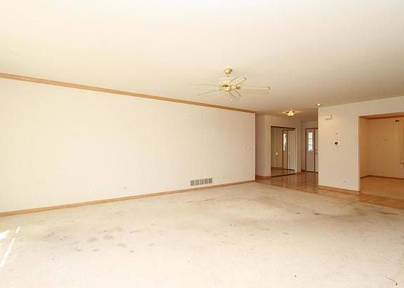 2nd image of 37 Sussex Cir