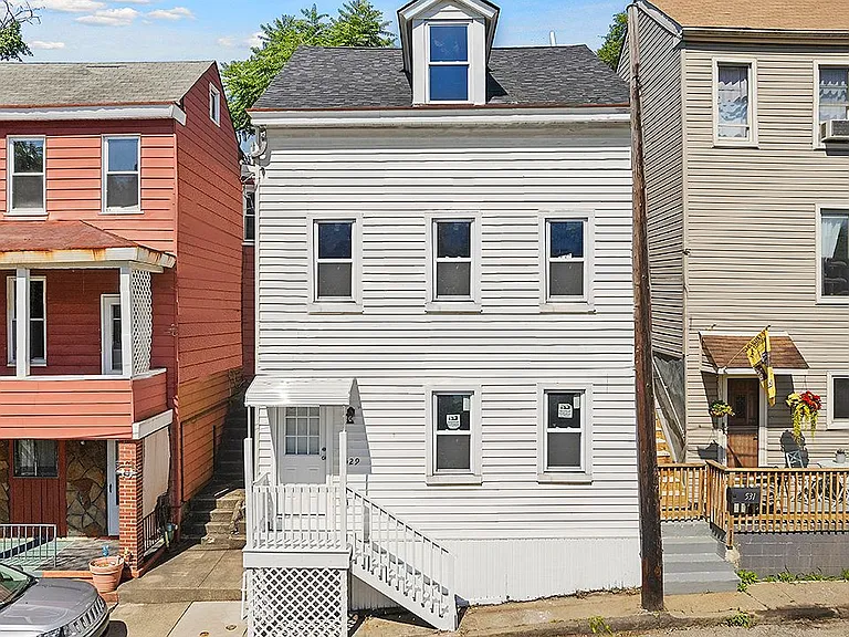 529 Spruce St — Photo 1