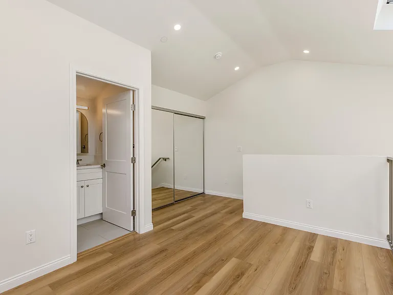 13351 W Otsego St — Photo 7