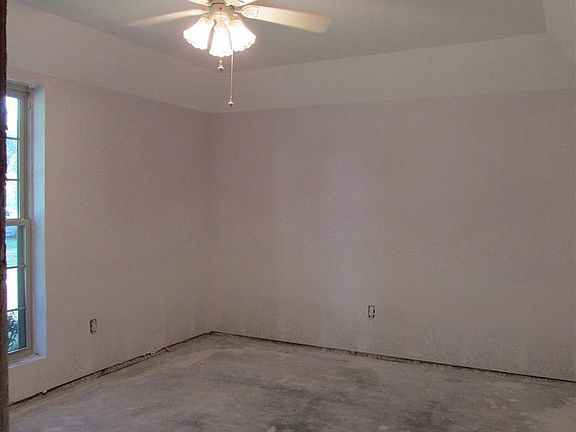3rd image of 224 Fernwood St