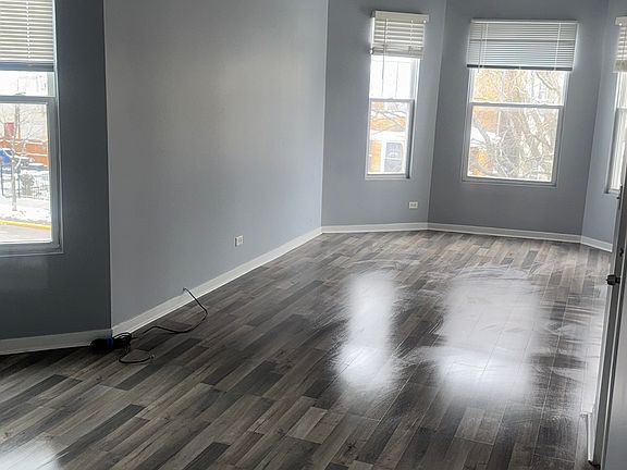2nd image of 1525 S 49th Ave