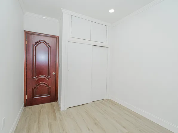 582 Bay Ridge Avenue image 16 of 41