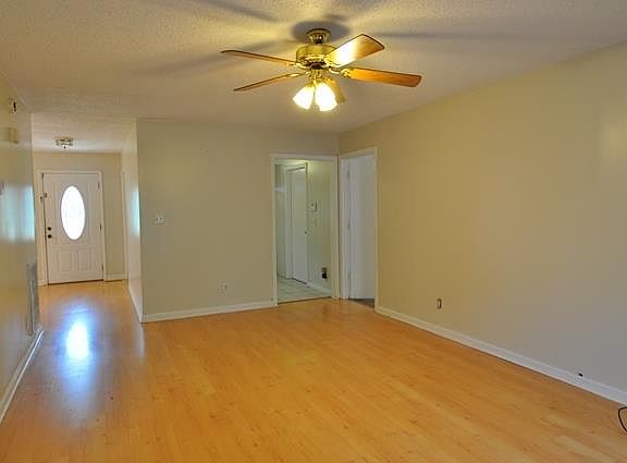 4th image of 1077 Biltmore Pl